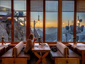 Der Tag erwacht auf der Zugspitze Der Tag erwacht auf der Zugspitze