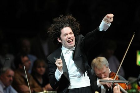 Gustavo Dudamel gibt Konzert bei den Festspielen Mecklenburg-Vorpommern