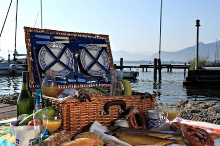 Essen und Trinken Prien Picknick am Steg