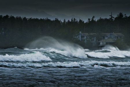 The Wickaninnish Inn Stormwatching