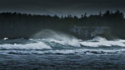 The Wickaninnish Inn Stormwatching