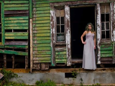 Stepanie Nilles ist Saengerin, Songwriterin und Pianistin aus New Orleans