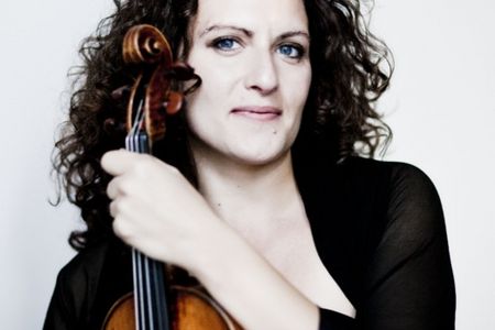 Geigerin Liza Ferschtman gibt Konzert in Philharmonie Essen