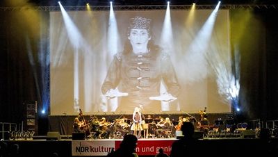 Die Oper "Amadigi di Gaula" von Georg Friedrich Händel wurde 2012 auf einer beeindruckend großen Leinwand gezeigt - so kamen die aufwendigen Kostüme besonders gut zur Geltung.