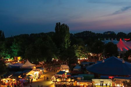 Claudia Koreck gibt Konzert beim Tollwood Sommerfestival