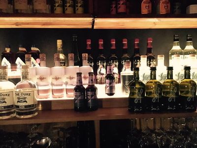 Der Hoos London Gin gehoert in jede gut Bar
