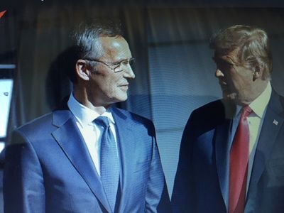 Trump in den Arsch gekrochen. Den Oscar für Opportunismus hat sich Nato-Generalsekretaer Stoltenberg aus Norwegen verdient