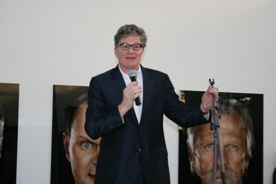Roger Willemsen begeisterte die Ausstellungsbesucher, viele haetten ihm stundenlang zugehoert.