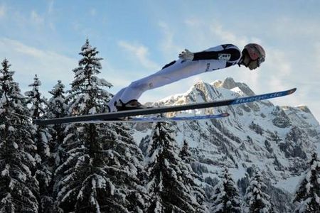 Beim Viessmann FIS Skisprung Weltcup am 15./16. Dezember 2018 in Engelberg treten die weltbesten Adler an der groeßten Skisprungschanze der Schweiz an