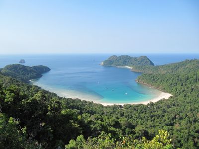 Burma Sailing Trip Kinder am Strand
