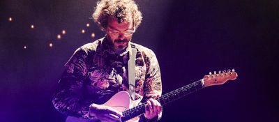 Der Daene Jakob Bro, bekannt geworden als Sideman von Tomasz Stanko und Paul Motian, ist einer der vielen beeindruckenden Gitarristen, die mit dem Namen ECM verbunden sind