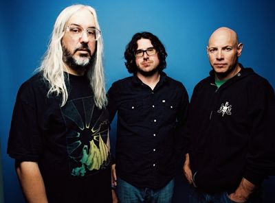 Dinosaur Jr. treten auf dem Rolling Stone Weekender Festival auf