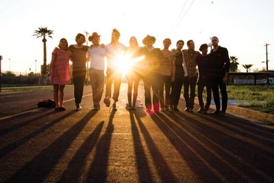 Edward Sharpe and the Magnetic Zeros sind in der Indierockszene zu Hause Edward Sharpe and the Magnetic Zeros sind in der Indierockszene zu Hause