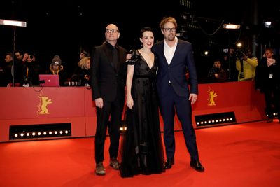 v.l.n.r. Steven Soderbergh, Claire Foy und Joshua Leonard auf der Berlinale
