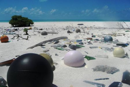 Ausstellung in Hamburg: Endstation Meer? - Das Plastikmüll-Projekt vom 18. Dezember 2012 bis 31. März 2013