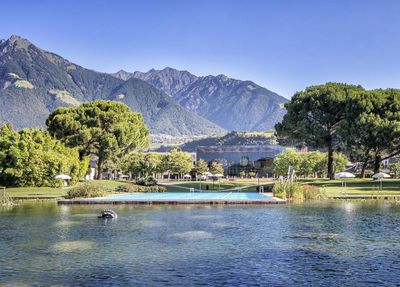 Wer nicht in einem Partnerbetrieb der Therme Meran nächtigt, hat die Wahl zwischen zahlreichen Ticketvarianten – von zwei Stunden über einen Tagesaufenthalt bis hin zum Familienticket