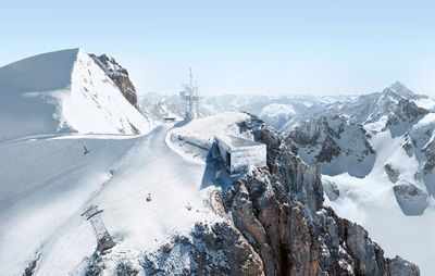 Gipfel der Zukunft. die Stararchitekten Herzog & de Meuron haben sich bei ihrem Projekt Titlis 3020 den gleichnamigen Gletscher oberhalb von Engelbergin der Zentralschweiz vorgenommen