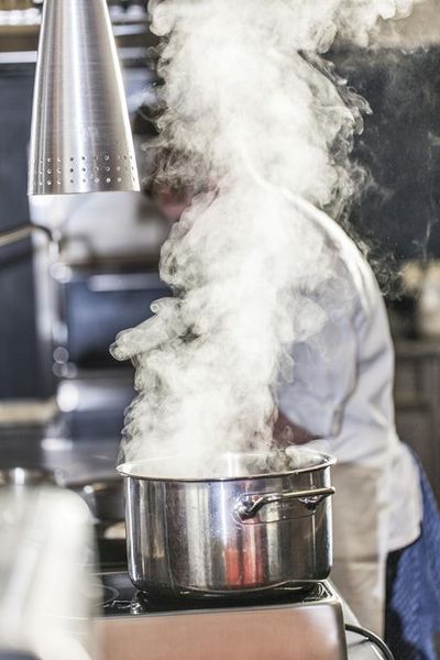 Kulinarische Action beim Kochwettbewerb