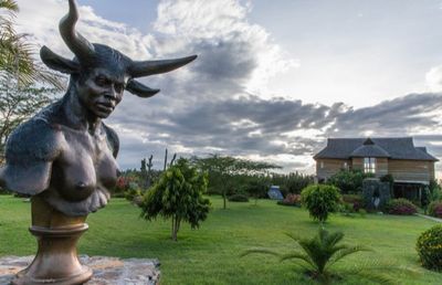Segera Retreat Skulpturengarten