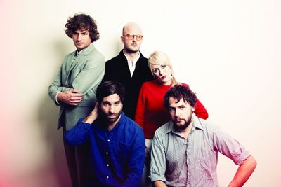 Shout Out Louds sind lebendig Shout Out Louds sind lebendig
