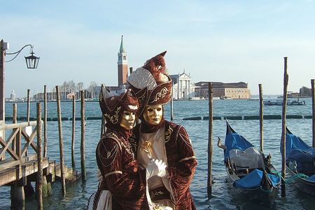 Palaeste, Museen und Kirchen, die Opern, das Casino, der Carneval und beruehmte Filme aus Venedig