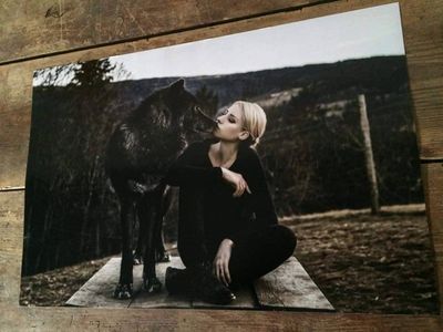 Ungewoehnliche Bildfantasien und  Inszenierungen von Flora P.