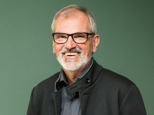 Manfred Häupl ist Geschäftsführer des deutschen Slow-Trekking-Marktführers Hauser Exkursionen und selbsterklärter Botschafter der Nachhaltigkeit Manfred Häupl ist Geschäftsführer des deutschen Slow-Trekking-Marktführers Hauser Exkursionen und selbsterklärter Botschafter der Nachhaltigkeit