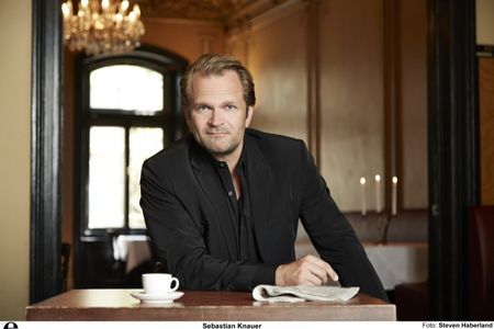 Sebastian Knauer veroeffentlicht neues Album mit dem Zuercher Kammerorchester
