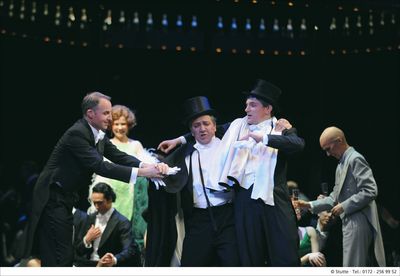 Theater  KrefeldMönchengladbach: Die Fledermaus - Operette in drei Akten  bis zum 7.5.2013