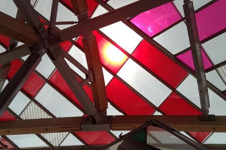 Daniel Buren veredelt das Musee de la Fondation Louis Vuitton