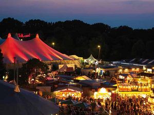Weniger ist mehr, so koennte man auch das Motto des Tollwood Sommerfestivals beschreiben Weniger ist mehr, so koennte man auch das Motto des Tollwood Sommerfestivals beschreiben