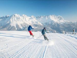 Pistengaudi mit Freunden oder der Familie, die Nebensaison in der SkiWelt Wilder Kaiser im Brixental lockt Urlauber mit attraktiven Preisen in die Tiroler Region Pistengaudi mit Freunden oder der Familie, die Nebensaison in der SkiWelt Wilder Kaiser im Brixental lockt Urlauber mit attraktiven Preisen in die Tiroler Region