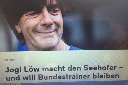 Die Blamage hat für Jogi Loew keine Konsequenzen. Er darf weiter machen. Der Weltmeister-Trainer von gestern macht auch morgen weiter