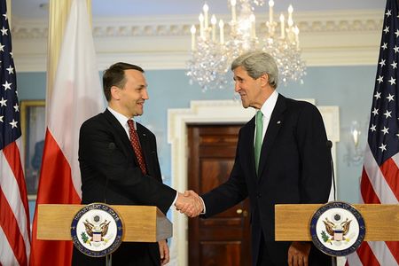 Radoslaw Sikorski mit US Außenminister John Kerry Foto Wikipedia