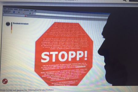 In Deutschland werden ab 2020 die bislang umstrittenen behoerdlichen Zugangssperren für Internetseiten moeglich sein
