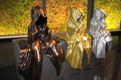 Manfred Kielnhofer ist ein vielseitiger Kuenstler, er fotografiert und betaetigt sich als Bildhauer im selben Ausmaß