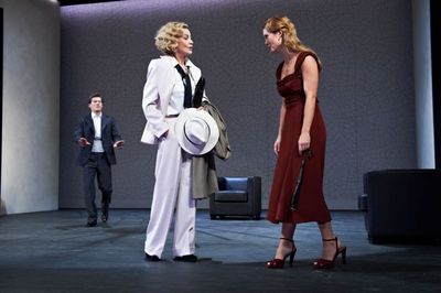 LadyWindermeresFaecher oskar wilde theater wien LadyWindermeresFaecher oskar wilde theater wien
