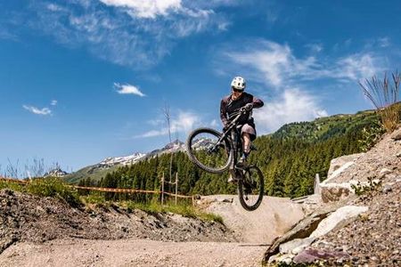 Beim E-Bike Fest in St. Anton am Arlberg inTirol dreht sich von 21. bis 23. Juni 2019 alles um den elektrischen Drahtesel