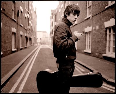 Jake Bugg ist ein Singer-Songwriter mit heiserer Stimme und klassischer Gitarre