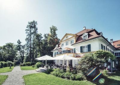 Das Biohotel Schlossgut Oberambach freut sich über den ersten Platz in der Kategorie Gastronomie & Hotellerie beim Nachhaltigkeitspreis Gruenes Band