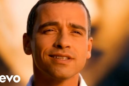 Eros Ramazzotti ist am 13.05.2023 in Berlin in der Mercedes-Benz Arena.
