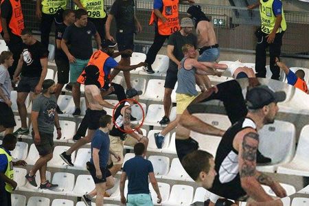 Russische Schlaeger Fussball