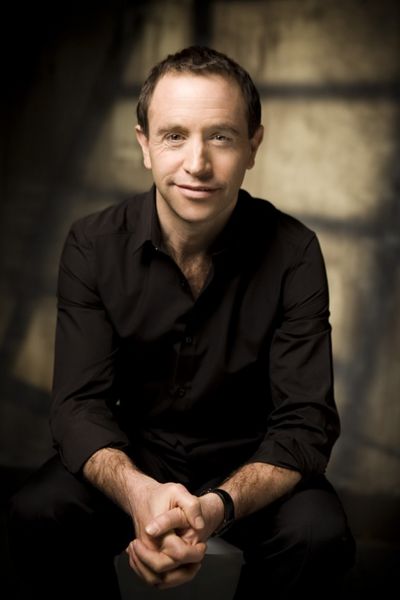 Mark Wigglesworth ist Dirigent