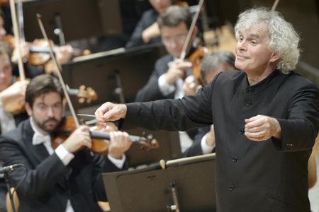 Sir Simon Rattle gibt mit den Berliner Philharmoniker Konzert in Baden Baden