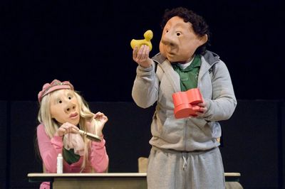 Theater in Duisburg zeigt KLASSE KLASSE - ein komödiantisches Spiel