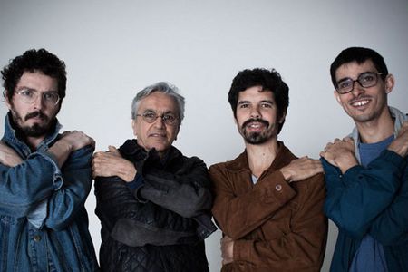 Musik Jazz: Brasiliens Singer-Songwriter-Legende Caetano Veloso präsentiert sein neues Album “Abraçaço”