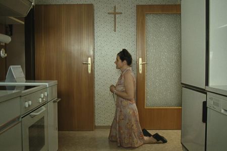 Ausstellung Paradies . Liebe Glaube Hoffnung des österreischischen Filmregisseurs Ulrich Seidl. Die Eröffnung findet am Freitag, den 18. Januar 2013