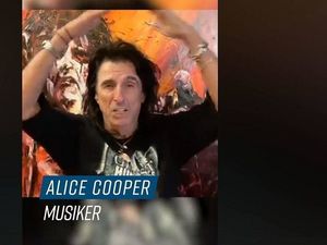 #WirBleibenZuhause Alice Cooper unterstuetzt Jens Spahn #WirBleibenZuhause Alice Cooper unterstuetzt Jens Spahn