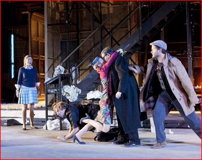 der nackte wahnsinn von michael frayn am schauspiel koeln