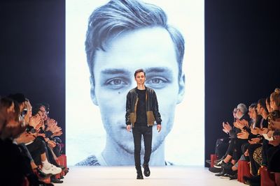 Modeakademie-Absolvent Kevin Goetzelmann stellt seine Kollektion in Duesseldorf vor